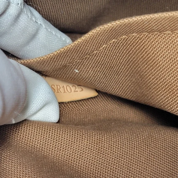 LOUIS VUITTON Popincourt Monogram Leather Tote Bag - Picture 8 of 11